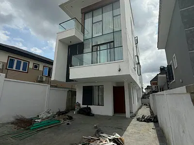 Well Built Luxurious 5 Bedroom Fully Detached Duplex with BQ — Magodo, Lagos