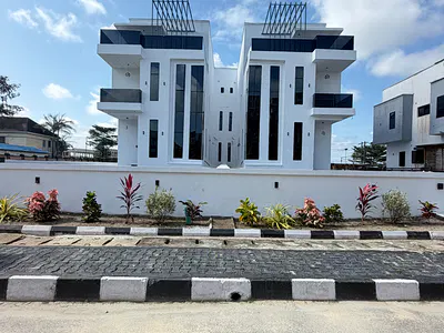 5 Bedroom Luxuriously Built Fully Detached Duplex with Swimming Pool — Ajah, Lagos