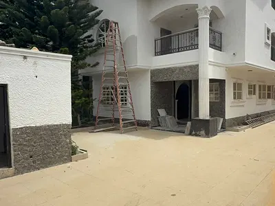 6 Bedroom Detached House with 2 Bed Bungalow — Ikoyi, Lagos