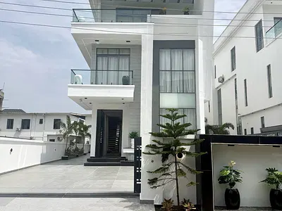 5 Bedroom Duplex with Swimming Pool — Lekki, Lagos