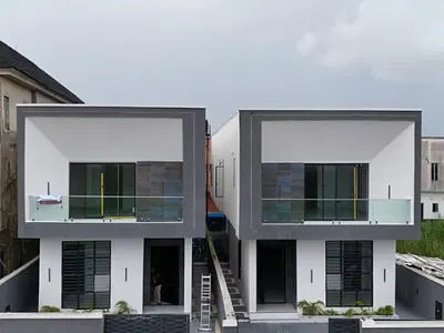 5 Bedroom Detached Home with Swimming Pool — Ajah, Lagos