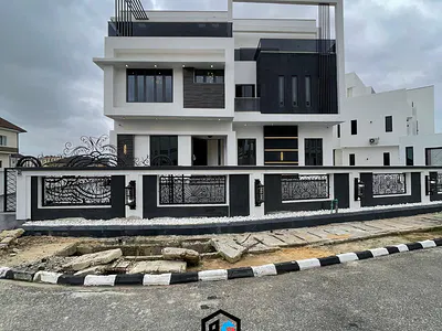 7 Bedroom Detached Duplex — Lekki, Lagos