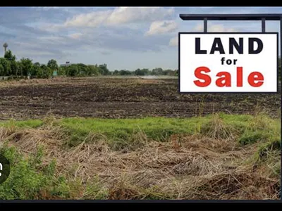 6 Plot of Dry Land with Title Document of C of O — Sabo, Yaba, Lagos