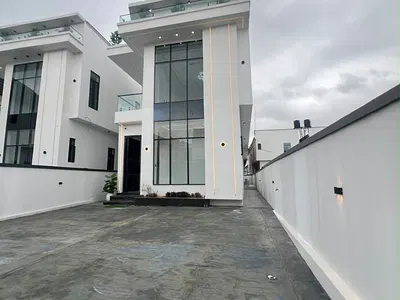 5 Bedroom Detached Duplex — Lekki, Lagos