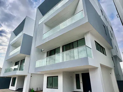 6 Bedroom Multi Level House — Ikoyi, Lagos