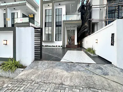 5 Bedroom Detached Duplex with Swimming Pool — Ajah, Lagos
