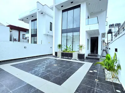 5 Bedroom Detached Duplex with Swimming Pool — Ikota, Lekki, Lagos