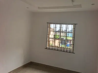 3 Bed Room Flat in Bucknor Estate — Bucknor Estate Behind Jakande Estate Isolo, Isolo, Lagos