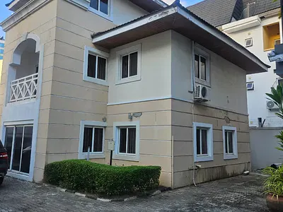 Beautiful Solid 5 Bedroom Duplex with Two Rooms BQ. — Victoria Island (VI), Lagos