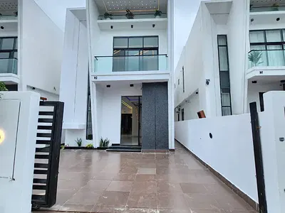 4 Bedroom Detached Duplex with Swimming Pool — Lekki, Lagos