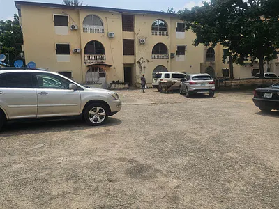 A Residential 2, 700 SQM with Demolishable Old Buildings, C of O — Serene Neighborhood, Wuse 2, Abuja