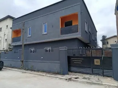 3 Bedroom Flat with En-Suite Bedrooms — Ikate, Surulere, Lagos