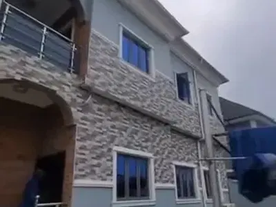 Single Room Self Contain with Pool — Anthony, Maryland, Lagos