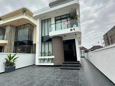 5 Bedroom Detached Duplex with Swimming Pool — Lekki, Lagos