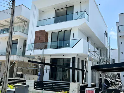 Stunning 5 Bedroom Detached Duplex with Pool — Lekki, Lagos