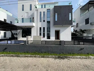 Luxury 5 Bedroom Fully Detached Duplex + BQ, Cinema, Pool — Lekki, Lagos