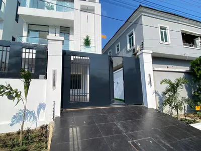 Breathtaking 5 Bedroom Fully Detached Duplex with BQ. Pool — Lekki, Lagos