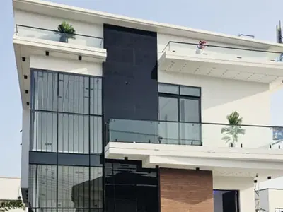 Gorgeous 5 Bedroom Detached Home with Swimming Pool — Lekki, Lagos