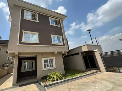 4 Bedroom Detached House with Service Quarter — Ikeja GRA, Ikeja, Lagos