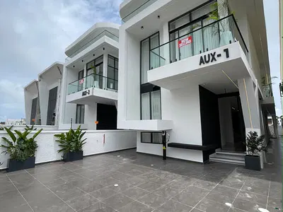 5 Bedroom Detached Duplex — Lekki, Lagos