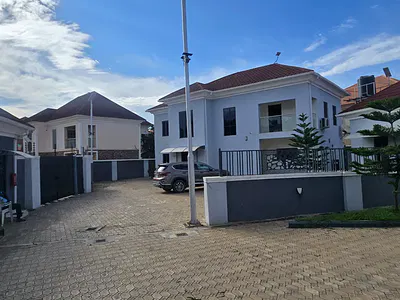 10 Bedrooms Detached Duplex — Apo Wumba, Apo, Abuja