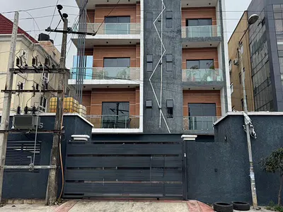 2 Bedroom Flat with Swimming Pool, Balcony — Lekki, Lagos