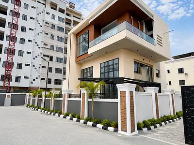 5 Bedroom Detached Villa with Smart Home — Ikoyi, Lagos