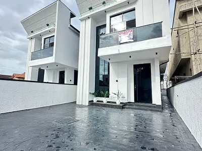 Luxury 5-Bedroom Detached Duplex with Swimming Pool & BQ — Lekki, Lagos