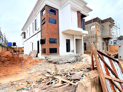 Magnificently Built 5 Bedroom Detached Duplex with BQ — Magodo, Lagos