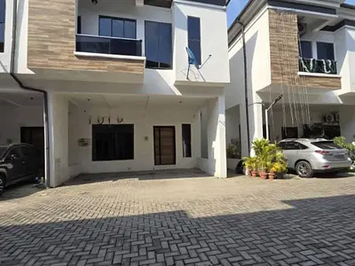 4 Bedroom Terraced House — Lekki, Lagos