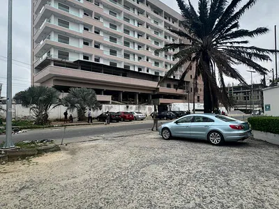 1 Bedroom Apartment with Swimming Pool, Gym, Elevator, Supermarket — Lekki Phase 1, Lekki, Lagos