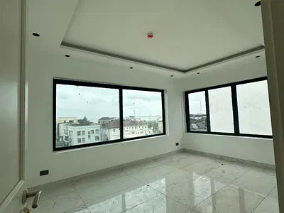 6 Bedroom Detached Duplex with Elevator, Swimming Pool, Gym — Ikoyi, Lagos