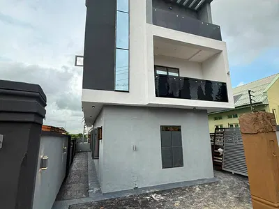 5 Bedroom Detached Duplex with BQ — Magodo, Lagos
