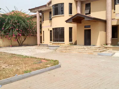 6 Bedroom Detached House with BQ — Off Buordilon, Ikoyi, Lagos