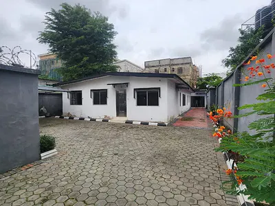 3 Bedroom Detached Bungalow with BQ — Oduduwa Crescent, Ikeja GRA, Ikeja, Lagos