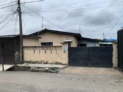 4 Bedroom Bungalow on Eric Manuel Crescent, Surulere — Eric Manuel/Bode Thomas/ Surulere, Bode Thomas, Surulere, Lagos