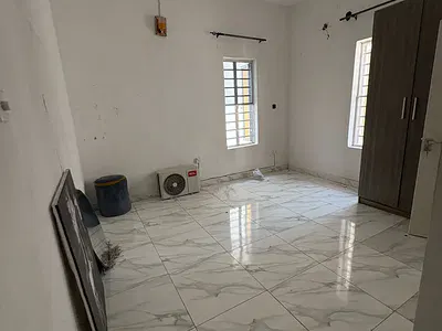 1 Bedroom Self Contain with Prepaid Meter, Shared Kitchen — Lekki, Lagos