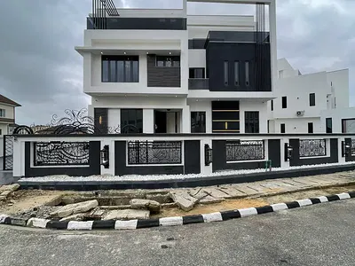 7 Bedrooms Detached Duplex — Lekki, Lagos