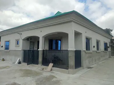 3 Bedrooms Bungalow Stand Alone — Airport Road, Lugbe District, Abuja