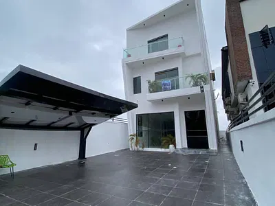 An Astonishing 5 Bedroom Fully Detached Duplex with Bq-Indoor Pool — Lekki, Lagos