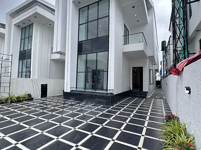 Ultra-Luxurious 5 Bedroom Detached Duplex with a Pool, Balcony, BQ — Ajah, Lagos