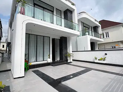 5 Bedroom House with Swimming Pool and BQ — Lekki, Lagos