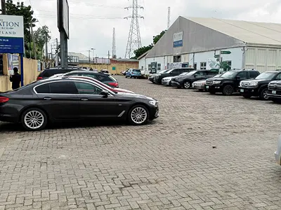 A Commercial Prime Land Measuring, 5, 700SQM with Demolisable Building. — Maryland Bustop, Ikorodu Road, Maryland, Lagos