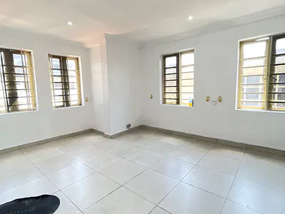 Spacious Masters Bedroom in a Shared Apartment — Lekki, Lagos