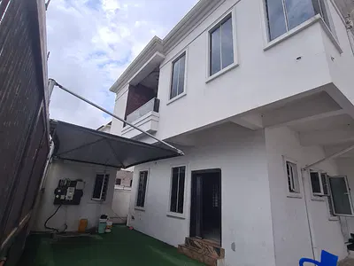 5 Bedroom Detached Duplex — Lekki, Lagos