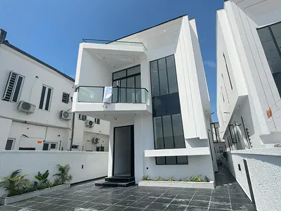 5 Bedroom Detached Duplex with Swimming Pool — Lekki, Lagos