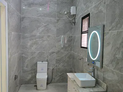 Luxury 5 Bedroom Detached Duplex with Excellent Facilities — Lekki, Lagos