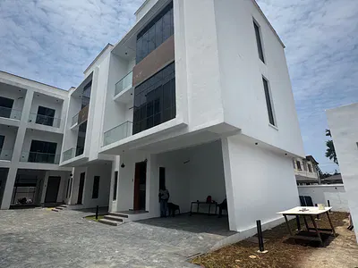 Direct - Spacious 4 Bedroom Terraced House — Lekki, Lagos