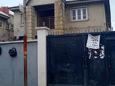 Story Building House Contains 18 Rooms — Surulere, Lagos