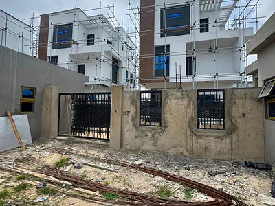 Super Stunning 5 Bedroom Fully Detached Duplex in a Residential Estate — Surulere, Lagos